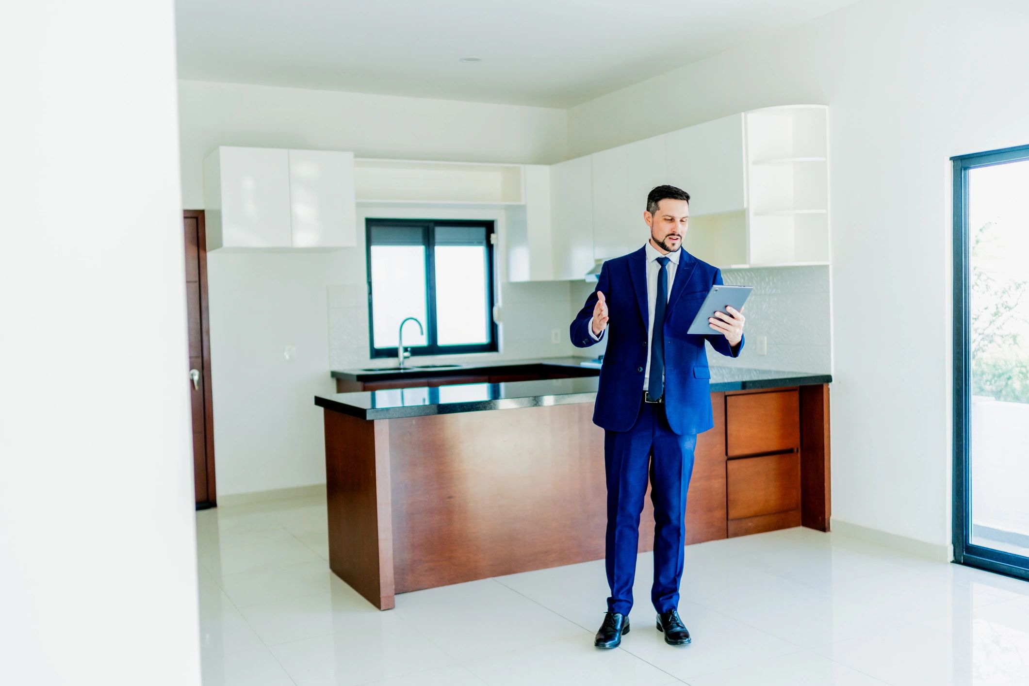 real estate appraisal office professional